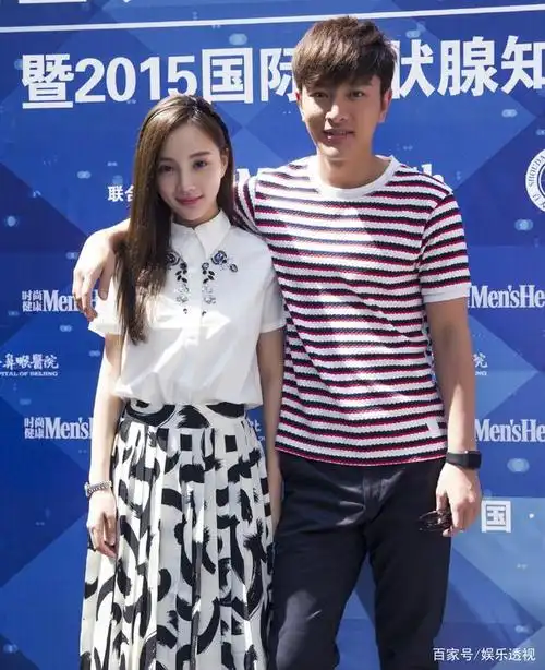 李小璐贾乃亮合照