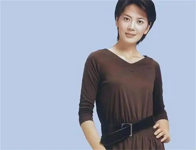 沈冰近照外表看着很沧桑已经低调地重回社会