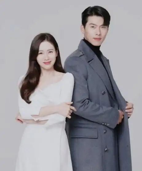 官宣玄彬宣布和孙艺珍结婚晒牵手照幸福甜蜜