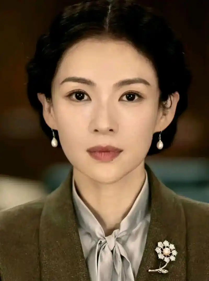 你永远可以相信老谋子的审美,看看章子怡的面相简直绝了!