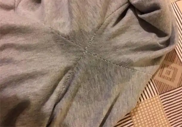 1,就是内裤上的分泌物增多了,却没有什么味道和颜色,看起来就像是水打