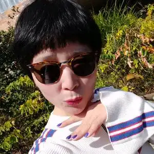 迪星艺术5613675546085头像