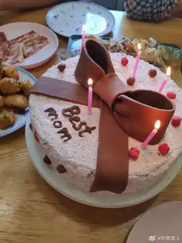 第二年给妈妈做生日蛋糕啦