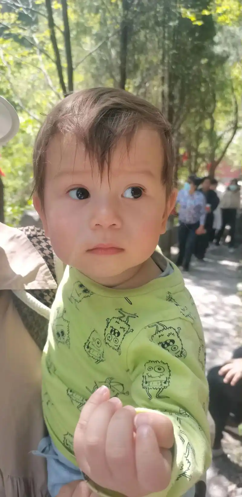 嘟嘟的脸 #混血儿 #中英混血 #我的弟弟 #185大帅哥 - 抖音