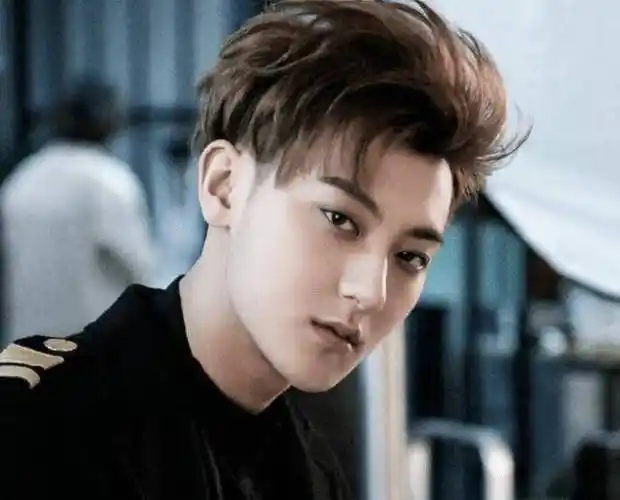 黄子韬拍戏时的二维码被粉丝扫描添加好友后傻眼我没看错吧