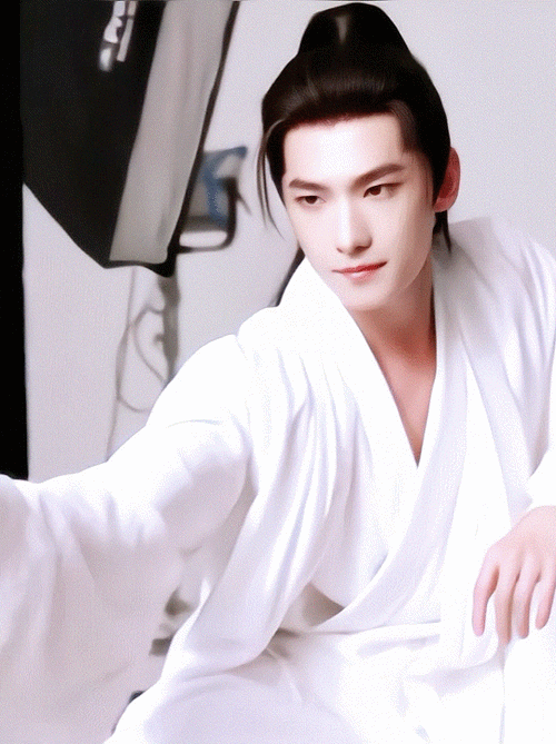 一袭白衣 仙气飘飘的少年韩立 我迫不及待想看了#杨洋一天三部