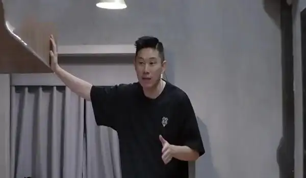 欧阳靖出演了《速度与激情》第二部,饰演汽修工吉米.