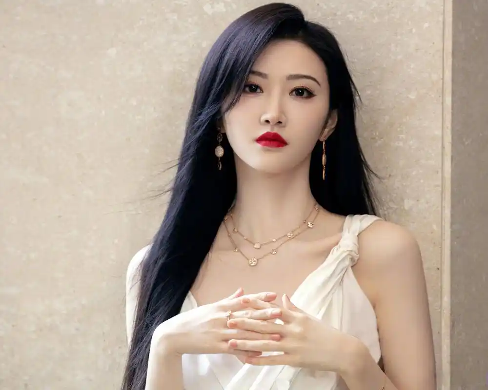 /p> p>2006年,景甜发行了个人首张音乐ep《 a target="_blank" href=