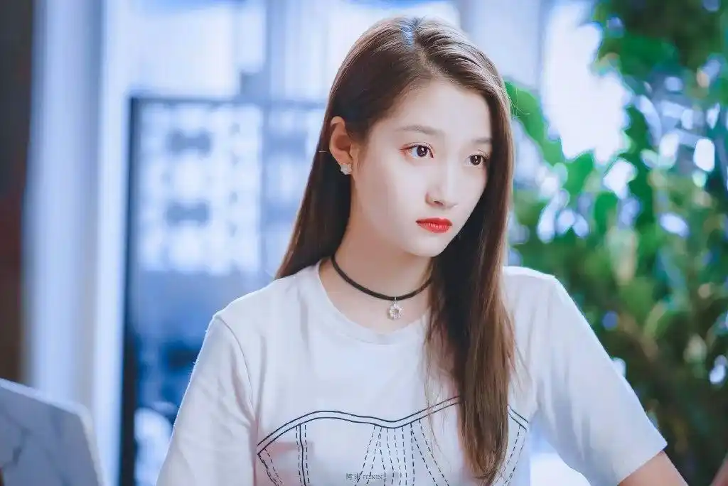 关晓彤壁纸你可以说我追星不好但你不能说我追的星不好