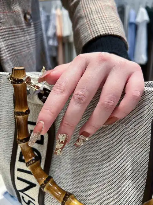 女孩子就是要精致到指甲尖啊这也太显白了吧