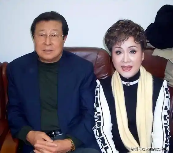 "一代男神"王心刚:高龄91岁,与病妻白头偕老,让世人刮目相看_生活