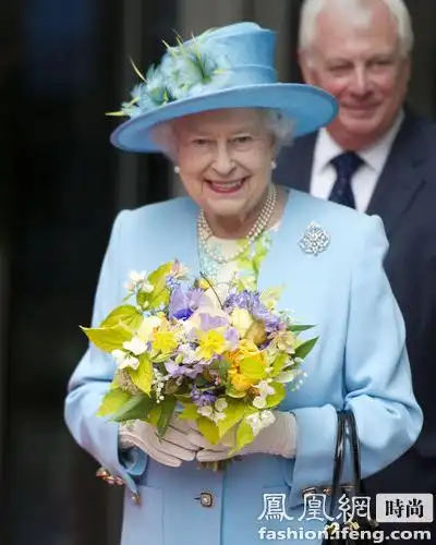 看女王伊丽莎白二世20款帽饰巧修脸型