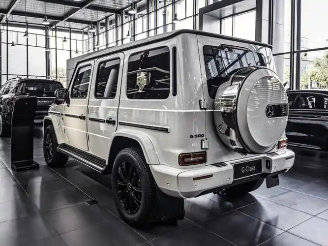 奔驰g500