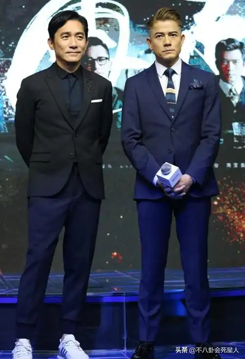 梁朝伟官方身高1米74,不得不说,这个数据水分也很大.