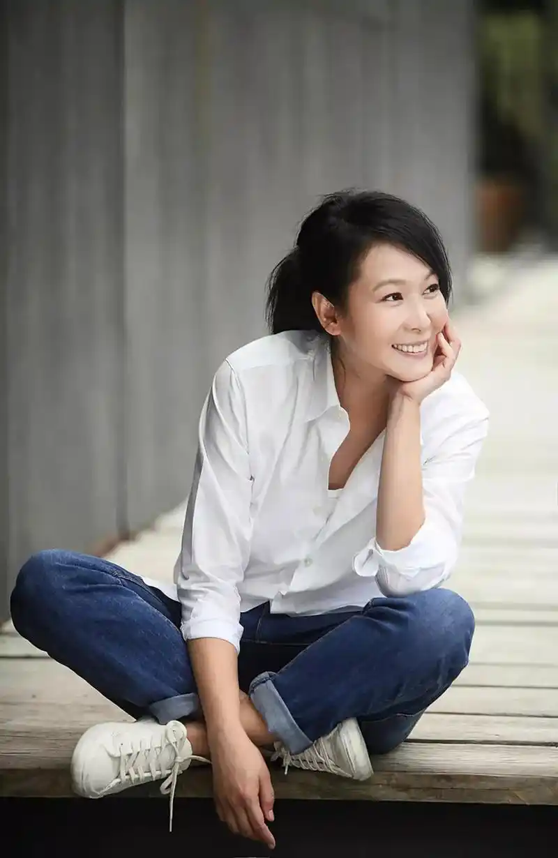 刘若英:追求陈升失败,与黄磊因舆论压力分开,后遇富豪钟小江