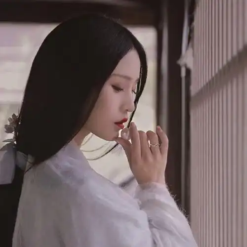 高逼格古风汉服美女侠客行,英姿飒爽的古风美女头像