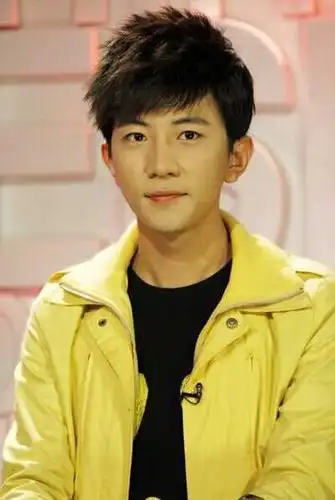 内地著名主持人大左个人资料介绍