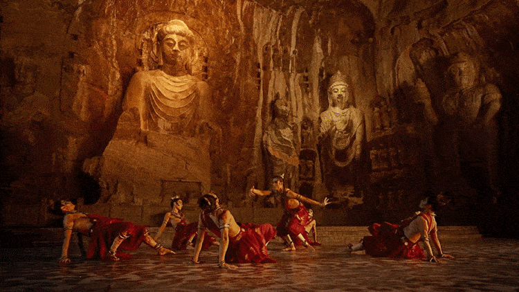 形象接着魁梧的金刚出场看完了仙女们柔美的舞姿(以上为图片吸取颜色