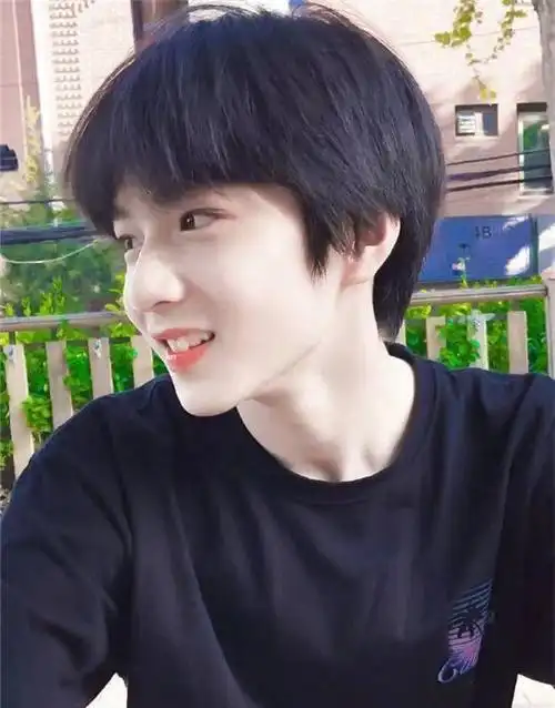 网友精修沈腾年轻旧照颜值不输小鲜肉秒变日系花美男