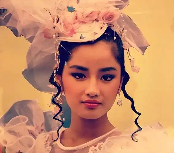 演员瞿颖结婚了吗(超模瞿颖的人生经历)