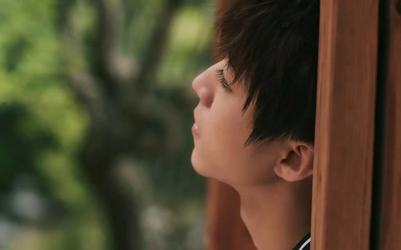 首页 桌面壁纸 大陆明星 王俊凯日系胶片帅气写真高清壁纸 上一张 下