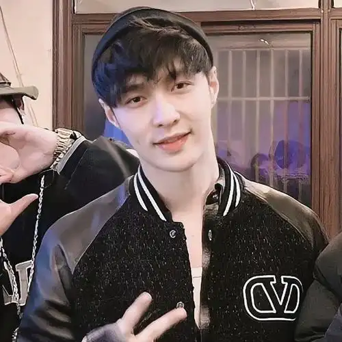 张艺兴氛围感头像