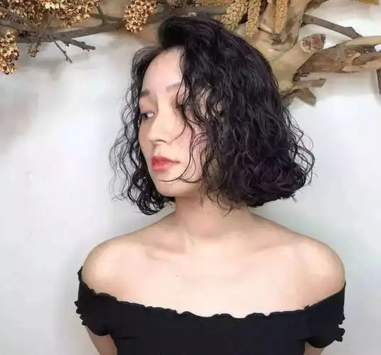 2021流行"短发小爆卷"|脸型|发型|小卷|短发|头发|季节