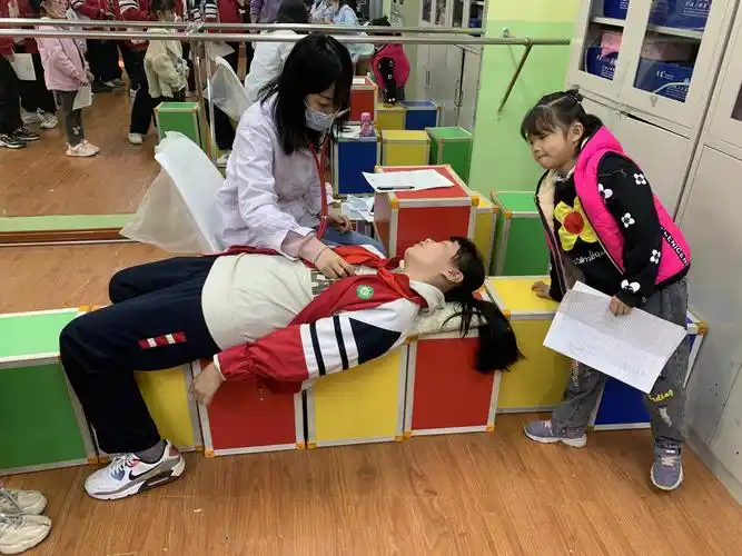 健康体检 快乐成长——前卫路小学学生体检工作纪实