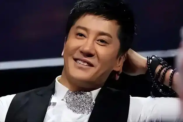 作死被捕入狱,今54岁无人问津,老搭档也断了联系|毛宁|歌王|杨钰莹