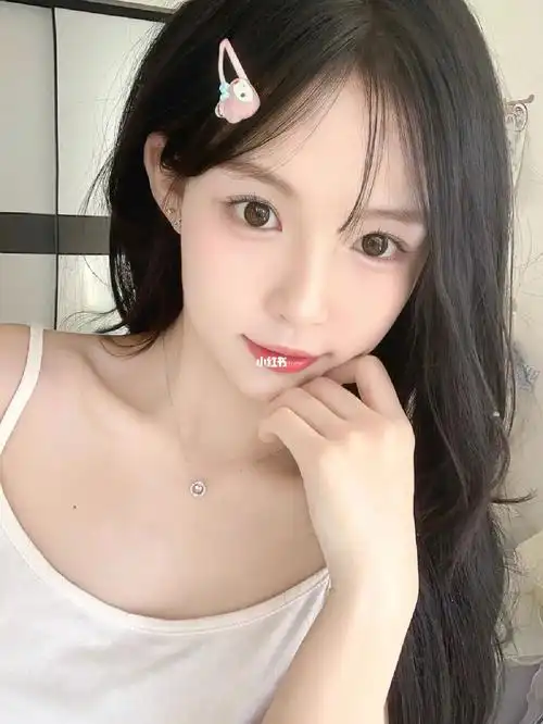 平胸女孩真的不配拥有爱情嘛