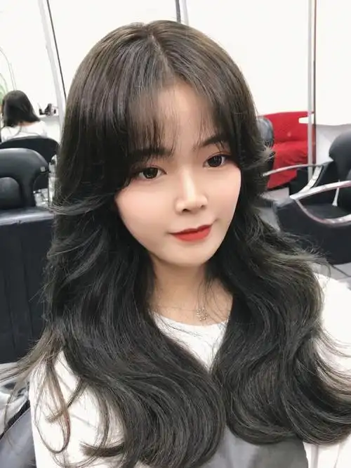 2021年显白发色冷茶色