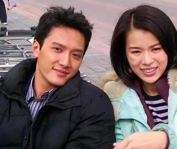 离婚后的赵丽颖,依然是风光无限,而前夫冯绍峰怎么样了