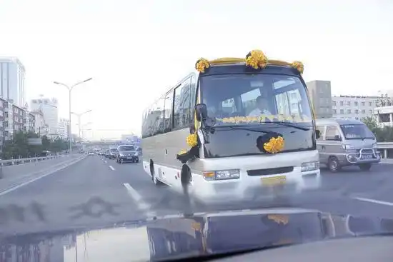 灵车驶向八宝山