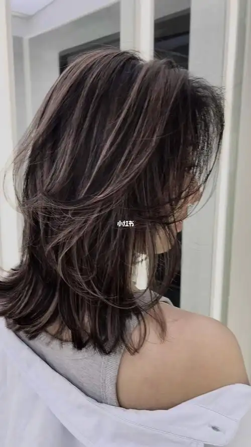 高级黑灰光线挑染