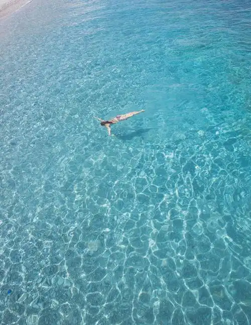 游泳,西方人,儿童,一个人,竖图,俯视,室外,白天,泳装,比基尼,锻炼