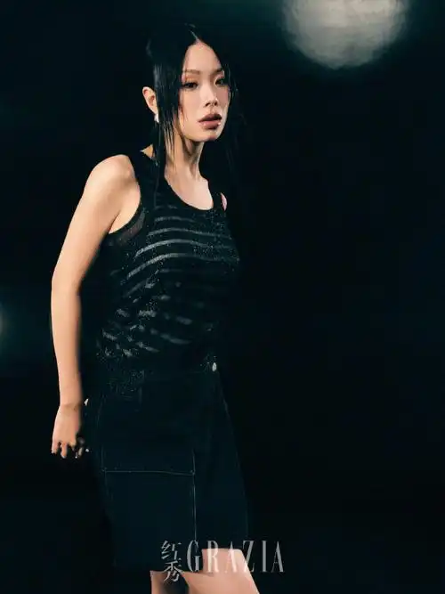 yamy刘忻万妮达红秀封面