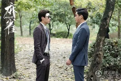 181cm的李易峰和181cm的张若昀 两大男神同框谁更帅?