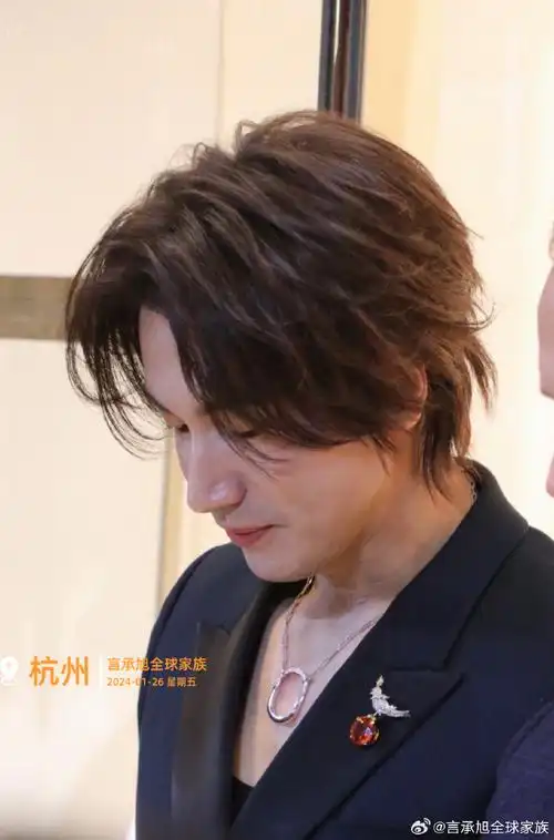 言承旭活动现场生图##言承旭tiffany蒂芙尼