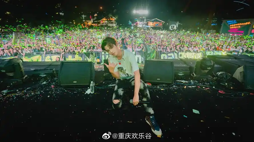 属于黄明昊的若芽海