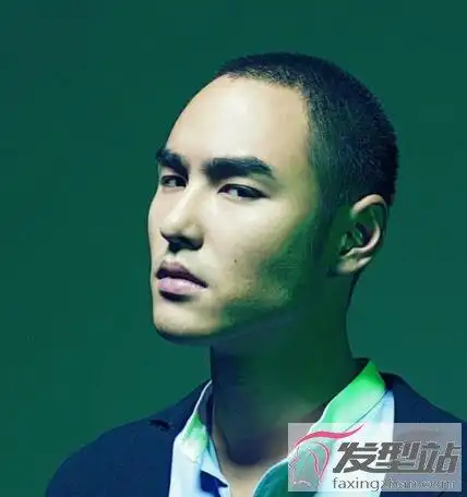 男生简单卡尺头设计 清爽干练型男必备款_发型站_最新流行发型设计