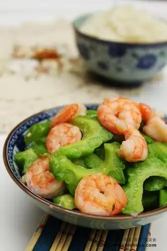 【苦瓜炒虾仁】