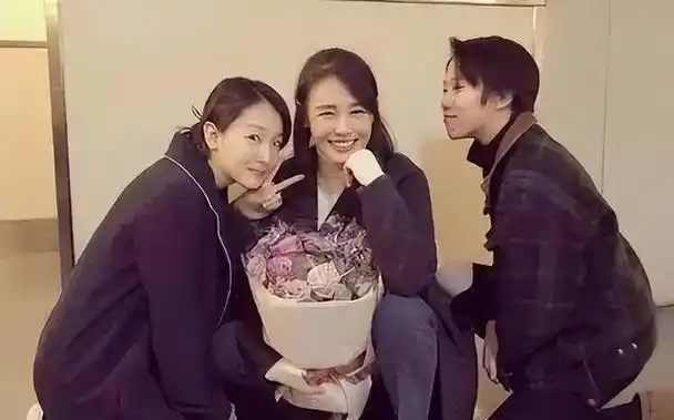 网曝窦靖童在国外结婚对象是导演李孟桥对方已经出面回应