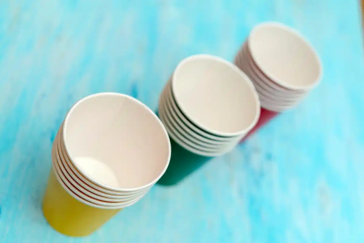 纸杯,纸碗和筷子#新春年货不打烊# 是我们日常生活中常见的物品,它们