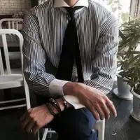 半身成熟男人头像看不到脸的时尚又有范