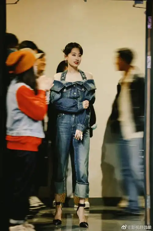 张小斐路演造型#牛仔裤的搭配竟然可以这么美,学到了,希望小斐姐侥苘