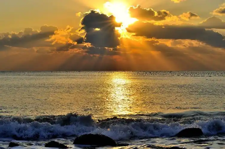 不一样的海边日出