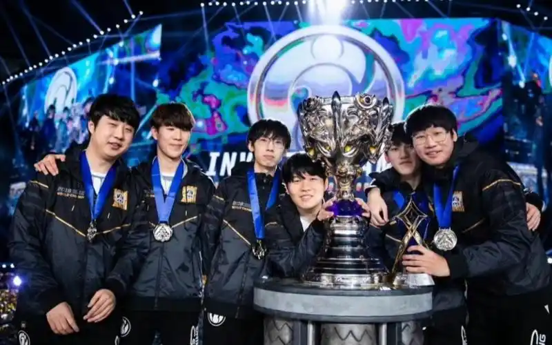 历届s赛冠军,谁是你心中的最强冠军