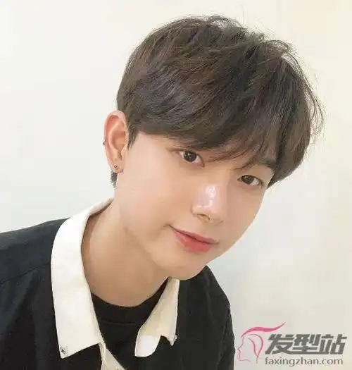 17岁男学生帅气发型 校园男神必备发型推荐