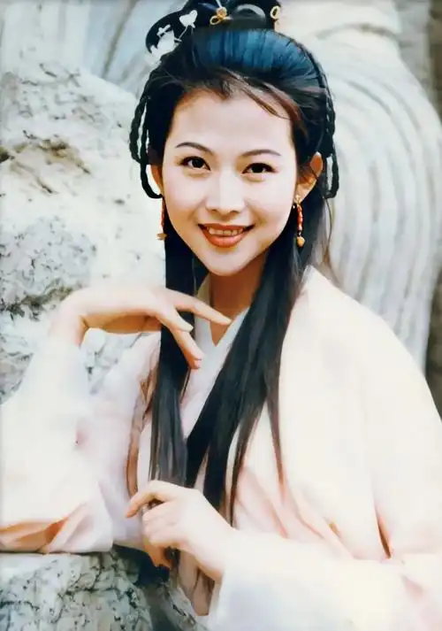 回顾蔡少芬我这辈子正确的决定就是在46岁高龄为小丈夫生儿子