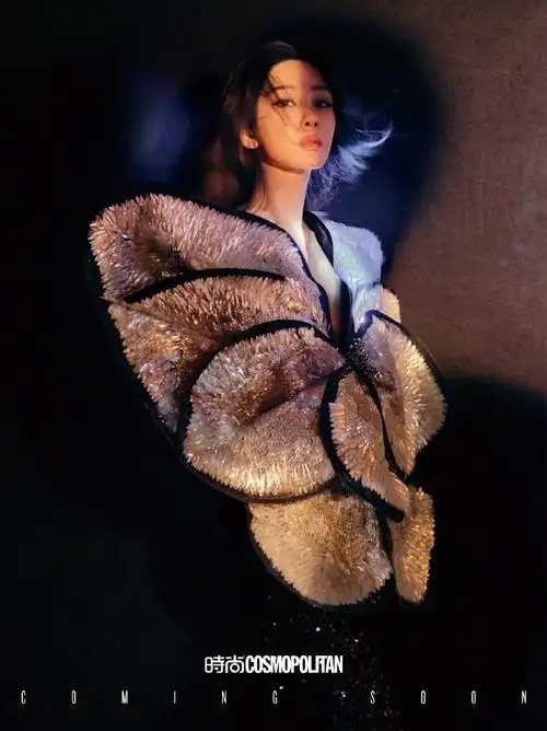 恭喜杨紫解锁第十一套高定  ronald van der kemp 2020春夏  #杨紫